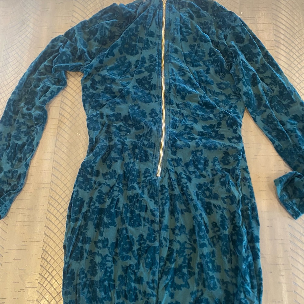 Dress - Picture 3 of 3
